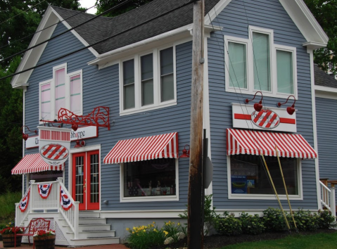 Candy Lovers Will Fall In Love With The Gourmet Creations At Uncle Willy's In Maine