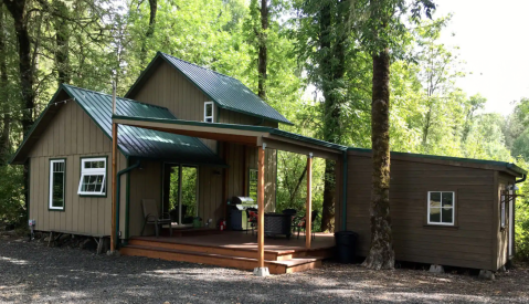 Stay In This Cozy Little Farm Cabin In Oregon For Less Than $80 Per Night
