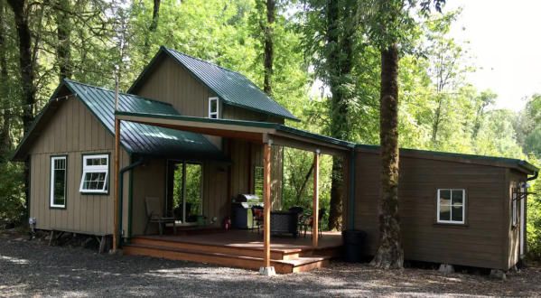 Stay In This Cozy Little Farm Cabin In Oregon For Less Than $80 Per Night