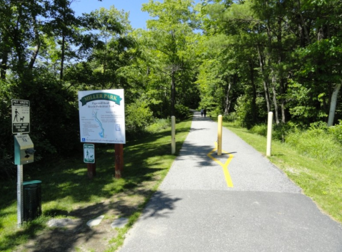6 Paved And Beautiful Paths In Maine That Are Perfect For A Family Bike Ride