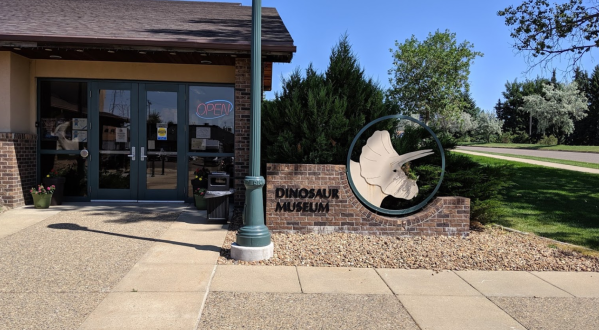 The Badlands Dinosaur Museum Houses The Largest Collection Of Real Dinosaur Fossils In North Dakota