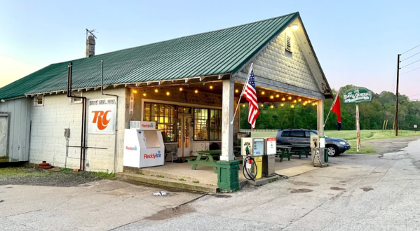 The Davis General Store In Rural Tennessee Is The Perfect Step Back In Time