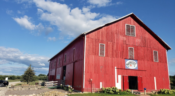 Take The Family To Stover’s Farm Market In Michigan, An Unexpectedly Awesome Destination With Lots To Do
