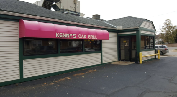 A Local Favorite For Over 50 Years, Kenny’s Oak Grill Serves Up Delicious Homestyle Food In Austin, Minnesota