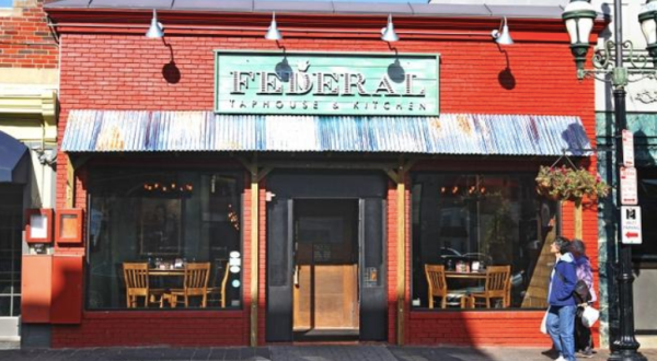 The Federal Taphouse & Kitchen In Rhode Island Has Over 50 Craft Beers To Try