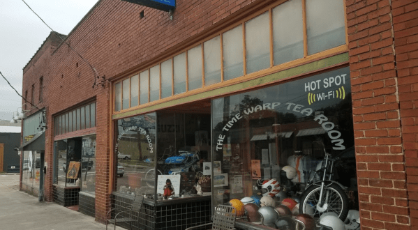 The Time Warp Tea Room Is A Cafe In Tennessee With Several Old Vintage Motorcycles On Display