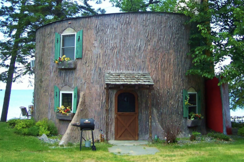 An Overnight Stay At The Paul Bunyan's Guest House, A Tree Stump-Shaped Cabin In Minnesota, Will Be An Unforgettable Getaway