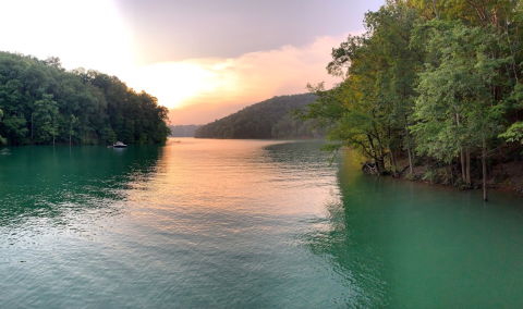 Get Away From It All With A Stay At Norris Lake Houseboat Rentals In Tennessee