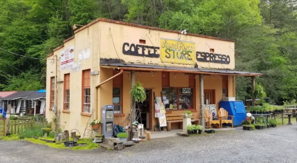 You Won’t Find Many Stores As Downright Charming As The Laurel River Store In North Carolina