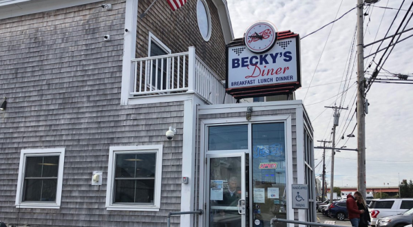 The Nostalgia Of Dining At The Timeless Becky’s Diner In Maine Will Bring You Right Back To Childhood