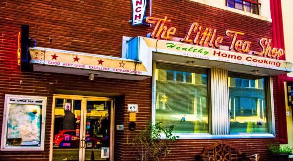 The Little Tea Shop In Downtown Memphis Is The Perfect Spot For Home Cookin’ In A Retro Setting