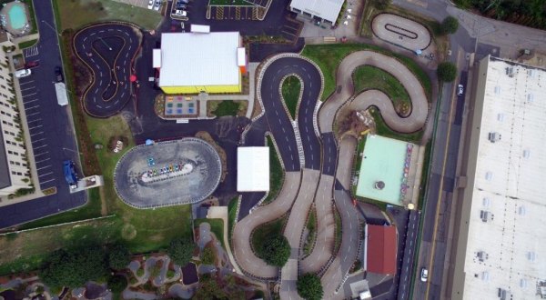 There’s An Awesome, Outdoor Water Go-Kart Track At Seekonk Grand Prix In Massachusetts Called The Slick Track