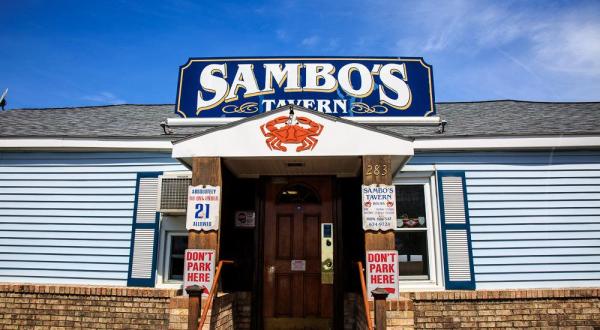 Sambo’s Tavern Serves Some Of The Most Delicious Crabs In Delaware