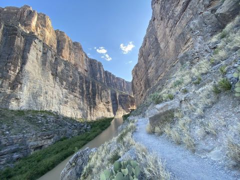 Santa Elena Canyon Trail Is A 1.5-Mile Hike In Texas That Leads You To 1,500-Foot Vertical Cliffs