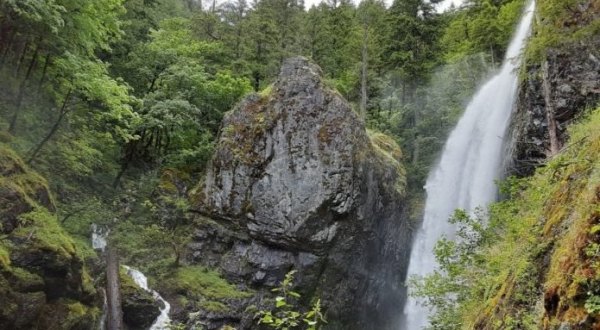 This Easy, 3/4-Mile Trail Leads To Henline Falls, One Of Oregon’s Most Underrated Waterfalls
