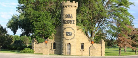 The Tiny Town Of Ida Grove, Iowa, Is Strangely Full Of Medieval Castles