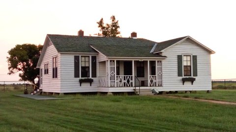 Johnny Cash's Boyhood Home Is An Affordable Road Trip Destination That's Full Of Arkansas History