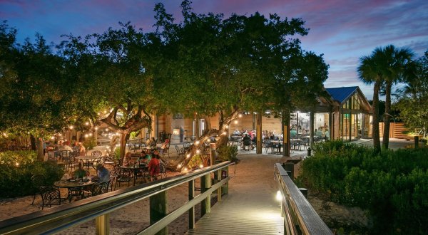 Enjoy A Rustic Seafood Dinner In A Historic 1900s Bungalow At Mar Vista Dockside Restaurant In Florida