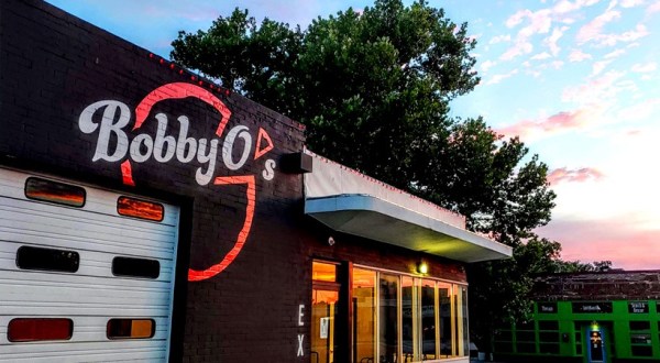 Get Incredible Pizza By The Slice At Bobby O’s Slices + Pies In Oklahoma