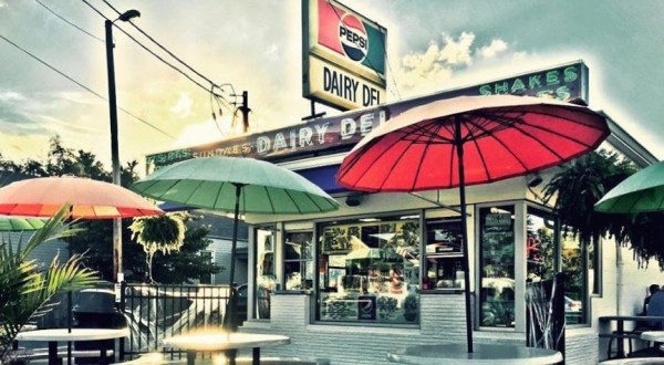 Cool Off With Soft Serve And Snacks At The Local Favorite Dairy Del Ice Cream In Kentucky