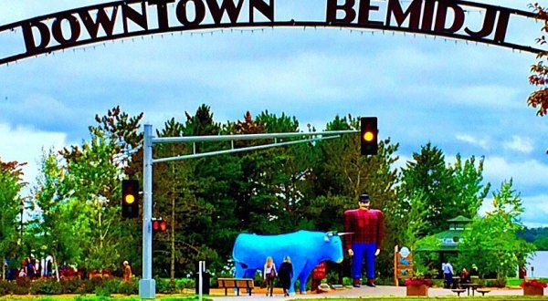 Minnesota’s Paul Bunyan And Babe Statues Are A Quintessential Roadside Attraction