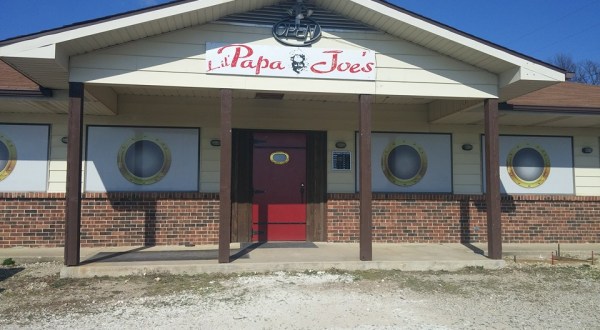 Feel Like Part Of The Family At The Charming Lil’ Papa Joe’s Restaurant In Missouri
