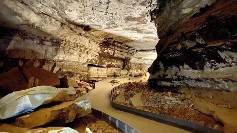 The Kentucky Cave Tour In Mammoth Cave National Park That Belongs On Your Bucket List