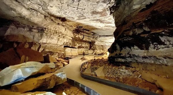 The Kentucky Cave Tour In Mammoth Cave National Park That Belongs On Your Bucket List