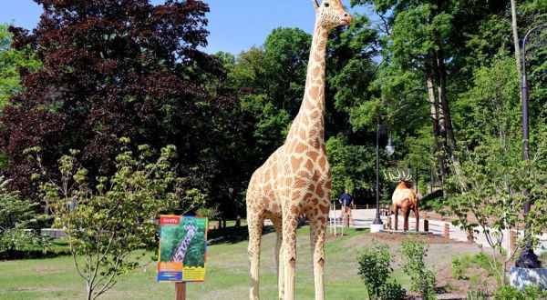 BrickLive Animal Paradise At Michigan’s John Ball Zoo Features Over 40 Life-Sized Sculptures Made Of Mini Bricks