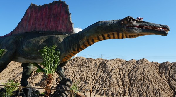 An Interactive Drive-Thru Exhibit With Life-Size Dinasours Is Coming To Ohio Soon