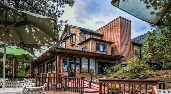 Estes Park Is An Inexpensive Road Trip Destination In Colorado That’s Affordable