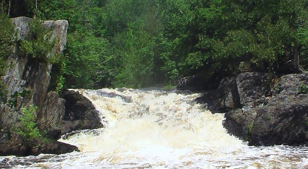 Navigate Your Way From A Beach To A 22-Foot Waterfall On This Wisconsin Paddling Adventure