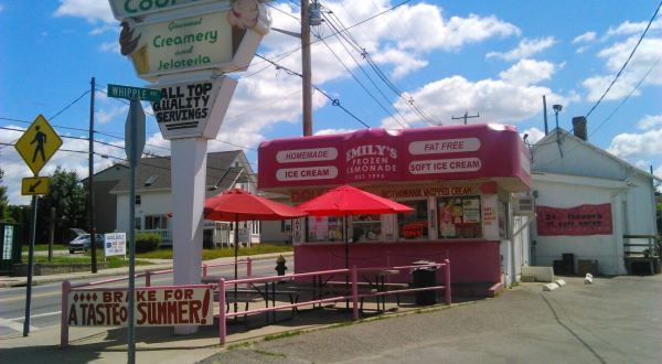 Don’t Let Summer Pass You By Without A Treat From Cool Licks Creamery In Rhode Island