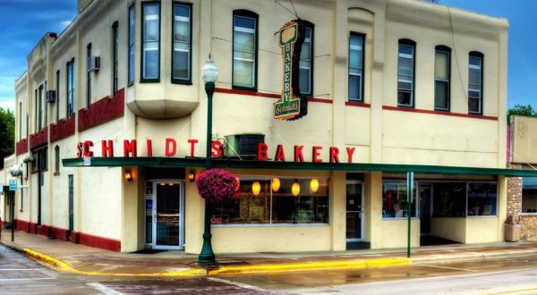 Serving Treats Since 1923, Schmidt’s Bakery Is One Of The Best Old-School Bakeries In Minnesota
