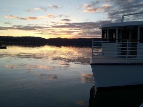This Scenic Sunset Cruise Across Payette Lake In Idaho Makes For The Perfect Summer Evening