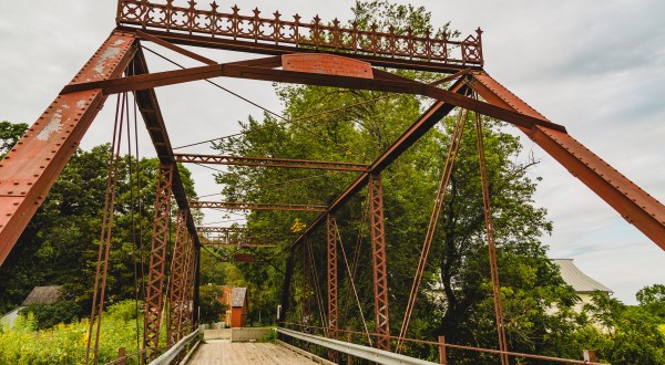 The Minnesota Ghost Town That’s Perfect For An Autumn Day Trip