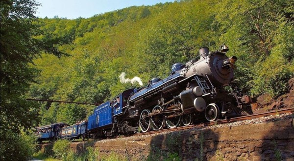 Lehigh Gorge Scenic Railway’s Scenic Train Is Running Again In Pennsylvania, And You’ll Want To Catch A Ride