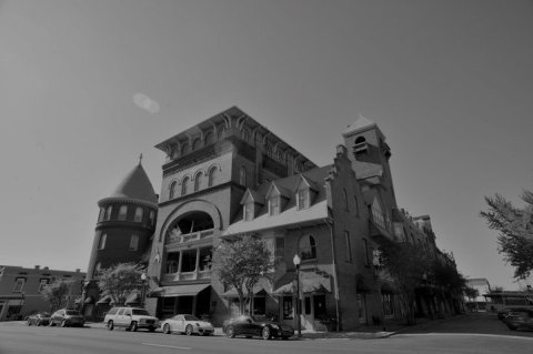 Stay Overnight In A 128-Year-Old Windsor Hotel That's Said To Be Haunted At Americus In Georgia