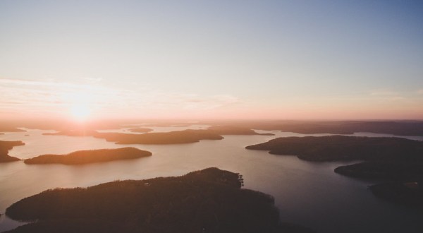 The Gorgeous Lost Bridge Is An Underrated Lakeside Campground In Arkansas