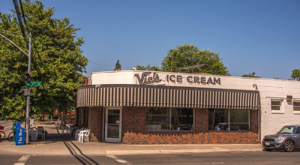 First Opened In 1947, Vic’s Ice Cream In Northern California Is As Old-Fashioned As It Gets