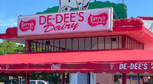 Satisfy Your Sweet Tooth With A Huge Ice Cream Treat At De-Dee’s Dairy In New York