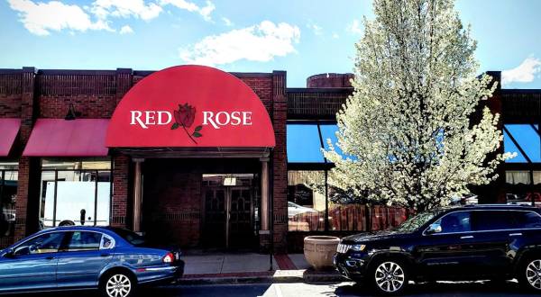 For Delicious Pizza From A Family Recipe, Head To The Down To Earth Red Rose Pizzeria In Massachusetts