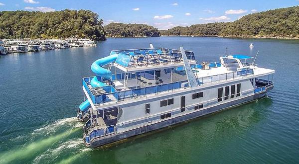 Rent Your Own Three-Story Party Boat In Kentucky For An Amazing Time On The Water