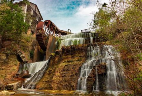 A Quick Detour Is All It Takes To Access One Of Mississippi's Most Picturesque Waterfalls
