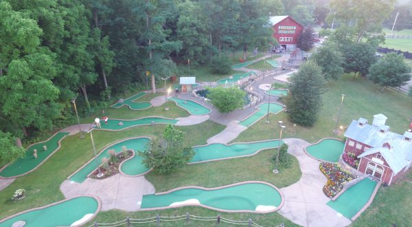 Barnyard Swing Miniature Golf Is A Western-Themed Mini Golf Course In New York That’s Tons Of Fun