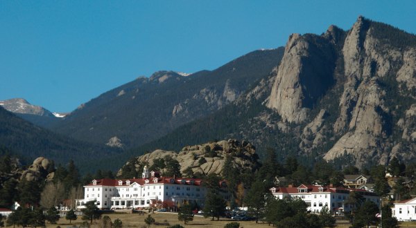 Stay Overnight In A 111-Year-Old Hotel That’s Said To Be Haunted At The Stanley Hotel In Colorado