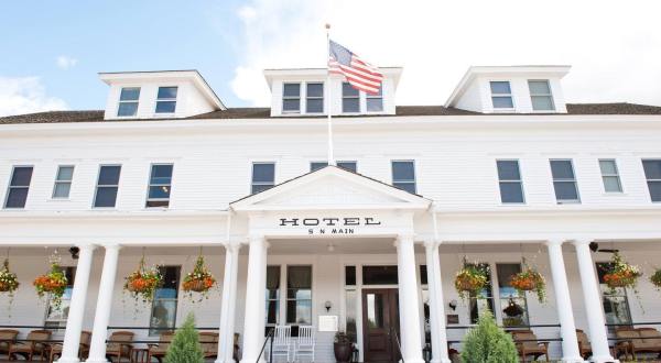 Stay Overnight In A 110-Year-Old Hotel That’s Said To Be Haunted At Sacajawea Hotel In Montana