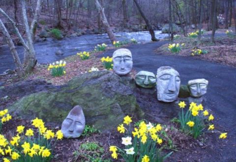 Creekside Sculpture Trail Is An Incredible Spot In New York That Will Bring Out Your Inner Explorer