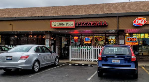 Genuine New Yorkers Run Little Pops NY Pizzeria In Illinois, A Local Favorite With Authentic Pies