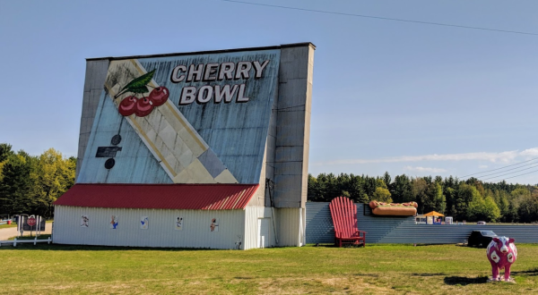 The Cherry Bowl Drive-In Theatre In Michigan Is One Of The Best In The Country And It’s The Perfect Socially Distant Outing